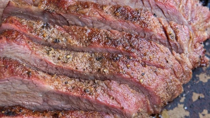 Smoked Tri Tip Recipe - an easy, amazing goof-proof smoked tri tip recipe including how to dry brine meat for the best result. Everything you need to know about smoking tri tip!