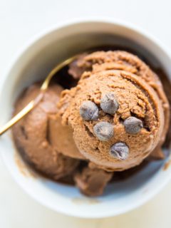 3-Ingredient Chocolate Banana Ice Cream - an easy no-churn paleo vegan ice cream recipe that requires no eggs, dairy, or ice cream maker!