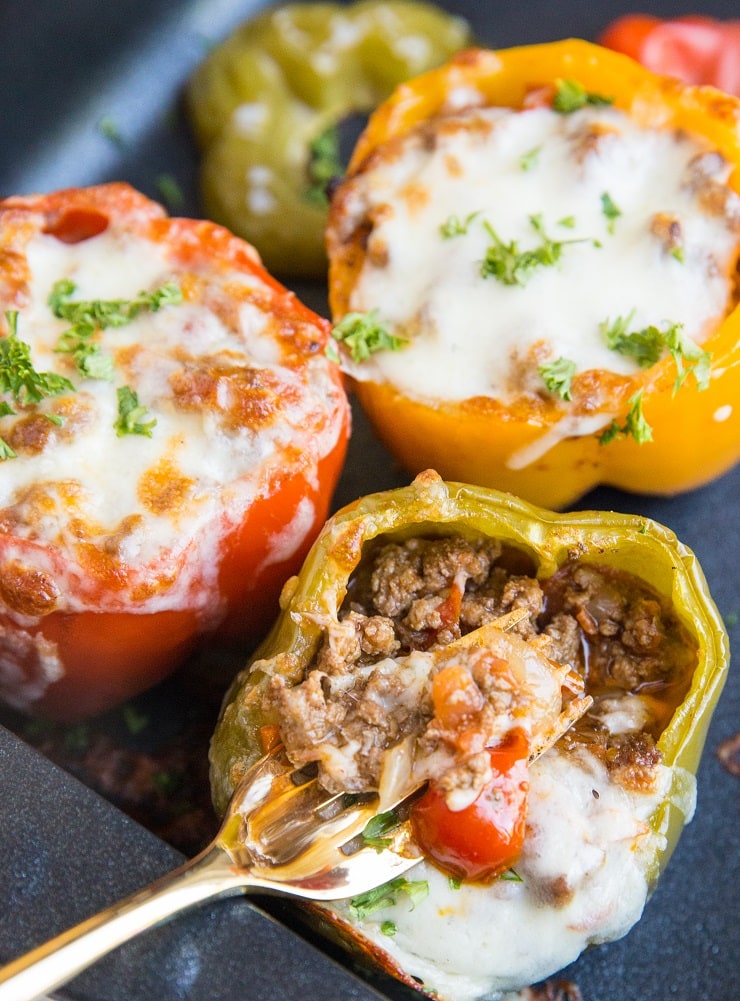 Easy Taco Stuffed Bell Peppers - an easy healthy dinner recipe that only requires 10 ingredients!