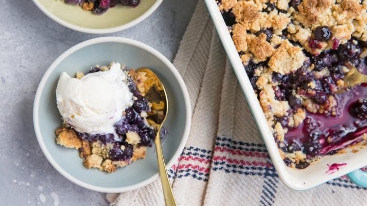 6-Ingredient Keto Blueberry Crumble - an easy crumble recipe that is grain-free, dairy-free, and sugar-free