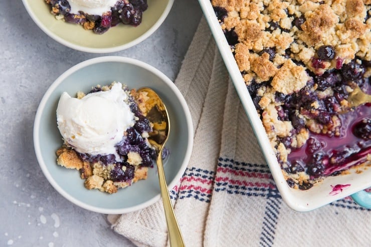 6-Ingredient Keto Blueberry Crumble - an easy crumble recipe that is grain-free, dairy-free, and sugar-free