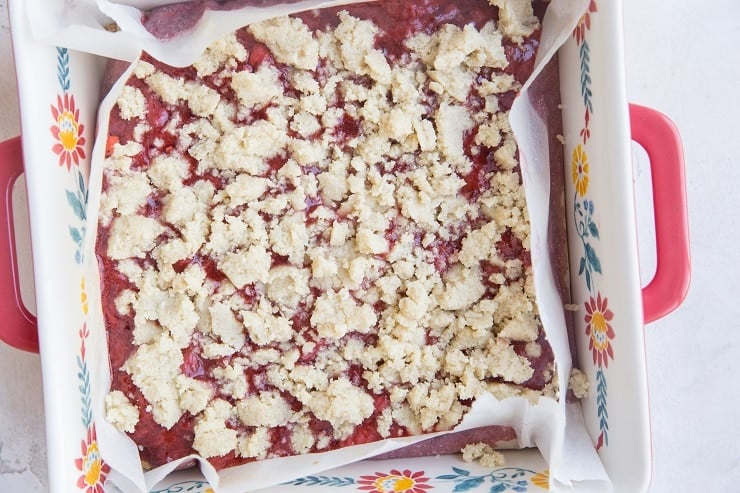 Sprinkle crumb topping over strawberry layer