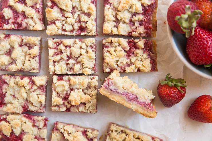 Keto Strawberry Crumb Bars made with just 5 ingredients! Grain-free, sugar-free and delicious!