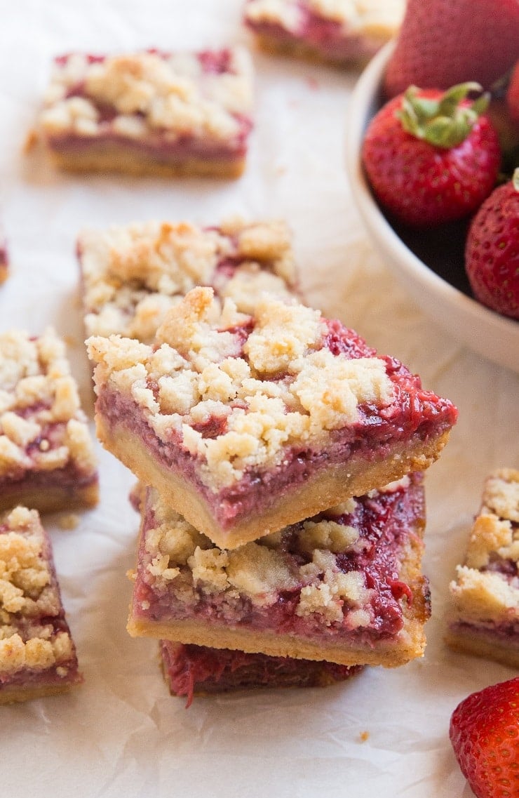 Keto Strawberry Crumb Bars made with 5 basic ingredients. Sugar-free, grain-free, easy, buttery and delicious!