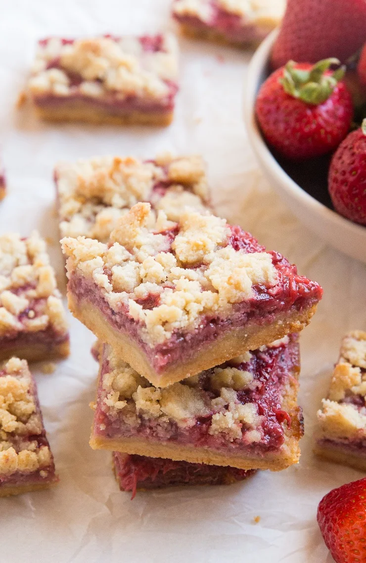Keto Strawberry Crumb Bars made with 5 basic ingredients. Sugar-free, grain-free, easy, buttery and delicious!
