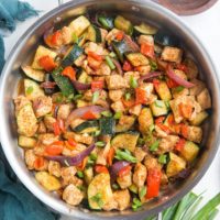 30-Minute Mexican Chicken and Zucchini Skillet couldn’t be any easier to make and results in a nutritious, tasty meal! Simply toss everything in one skillet, cook, and you’re in for a lovely lunch or dinner.