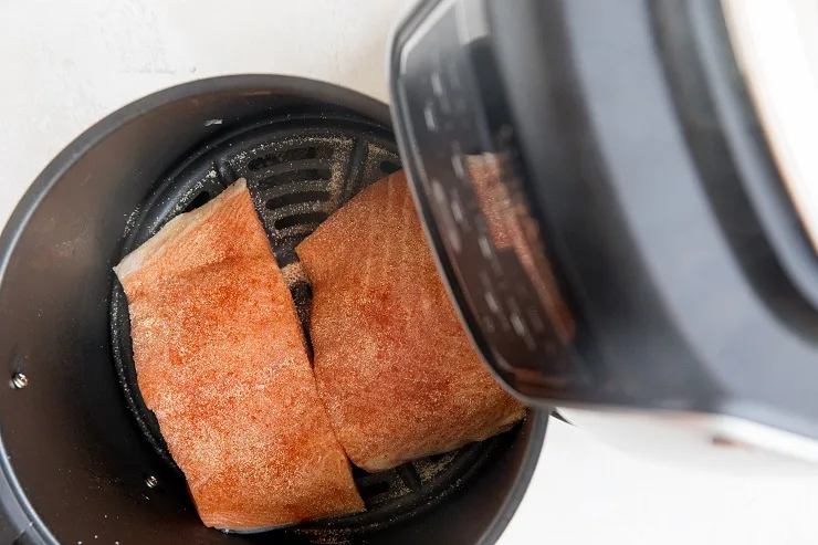 How to cook salmon in the air fryer
