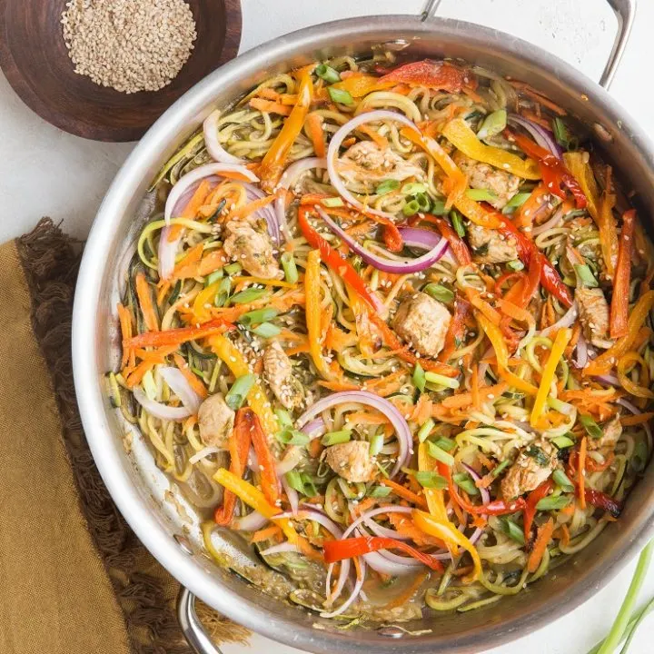 Chicken Chow Mein Zoodles - a low-carb version of chicken chow mein with zucchini noodles! Quick, easy, flavorful, amazing way to use up zucchini! Paleo, keto, whole30
