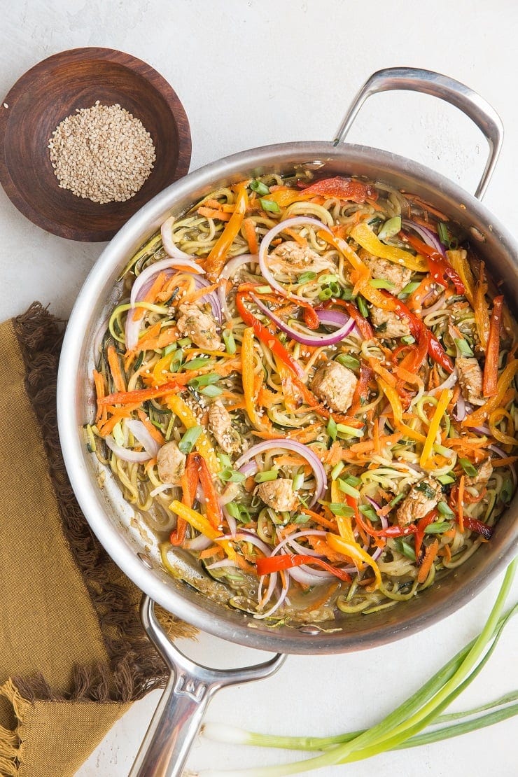 Chicken Chow Mein Zoodles - a low-carb version of chicken chow mein with zucchini noodles! Quick, easy, flavorful, amazing way to use up zucchini! Paleo, keto, whole30