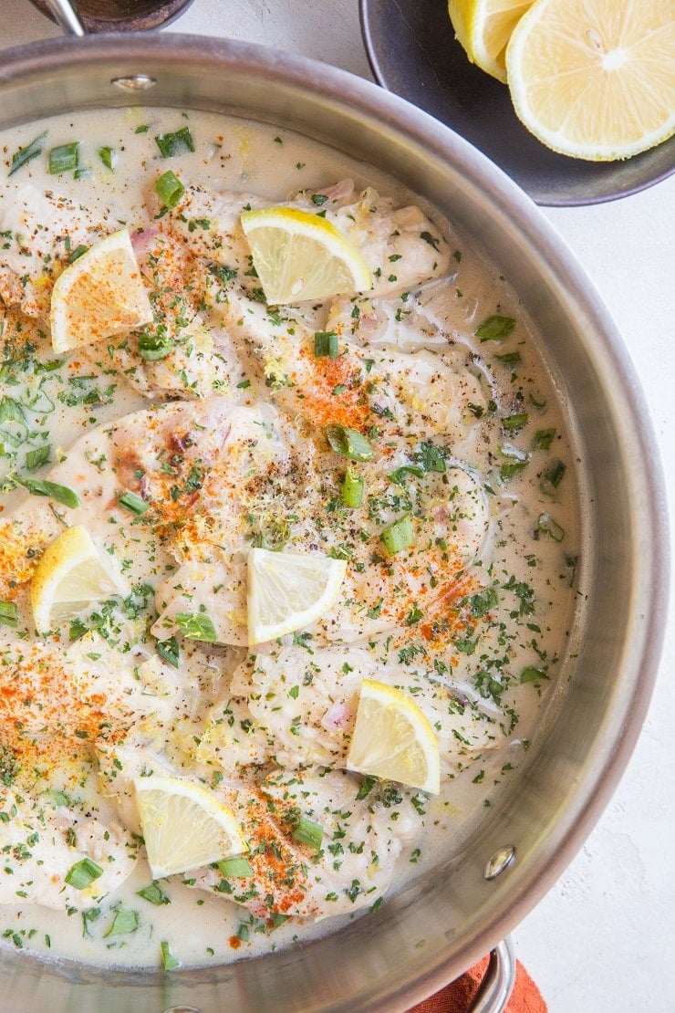 30-Minute Creamy Lemon Garlic Chicken recipe made with few ingredients! Low-carb, keto, paleo, absolutely delicious!