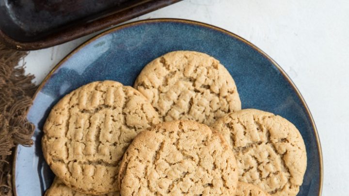 5-Ingredient Keto Peanut Butter Cookies - flourless, grain-free, sugar-free, easy to make and delicious!