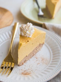 Keto No-Bake Dairy-Free Pumpkin Cheesecake - a cashew-based non-dairy sugar-free cheesecake. A warmly-spiced, deliciously creamy and tangy treat