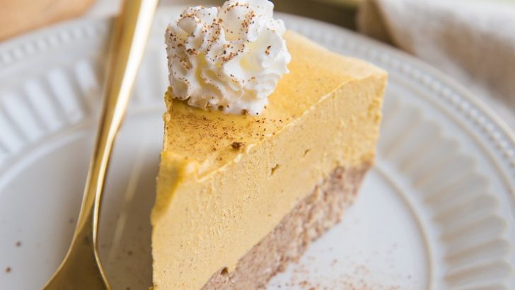Keto No-Bake Dairy-Free Pumpkin Cheesecake - a cashew-based non-dairy sugar-free cheesecake. A warmly-spiced, deliciously creamy and tangy treat