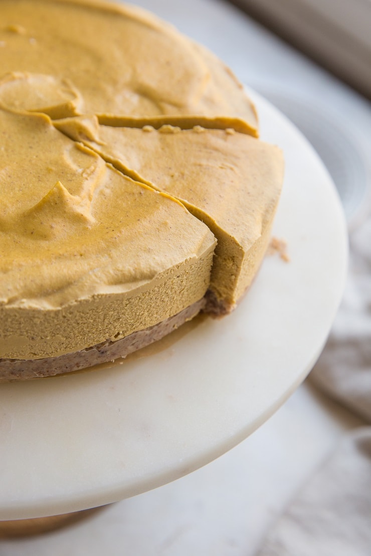 Dairy-Free Keto Cheesecake - sugar-free pumpkin cheesecake recipe loaded with pumpkin spice flavors. Creamy and tangy and delicious!