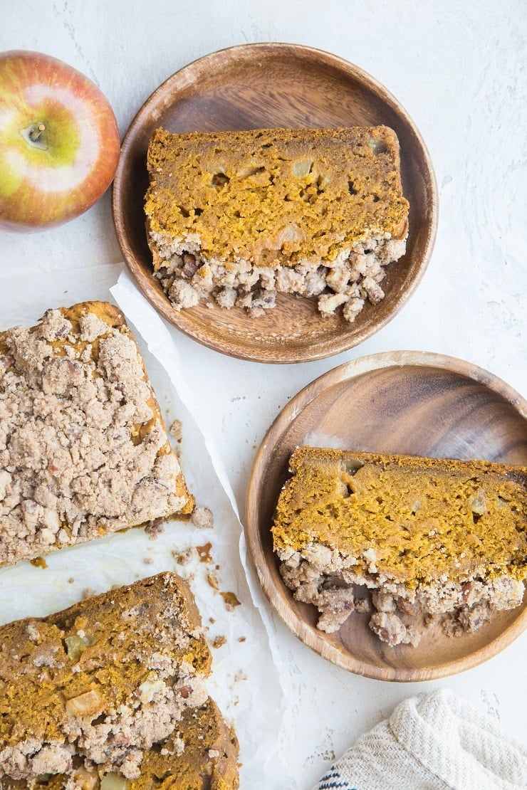 Spiced Gluten-Free Apple Pumpkin Bread with Streusel Topping - gluten-free, dairy-free, refined sugar-free a delicious fall treat!