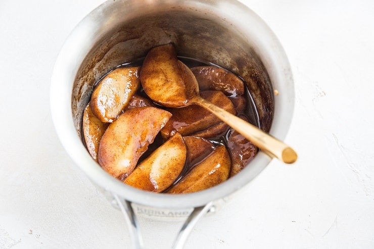 How to make caramelized apples