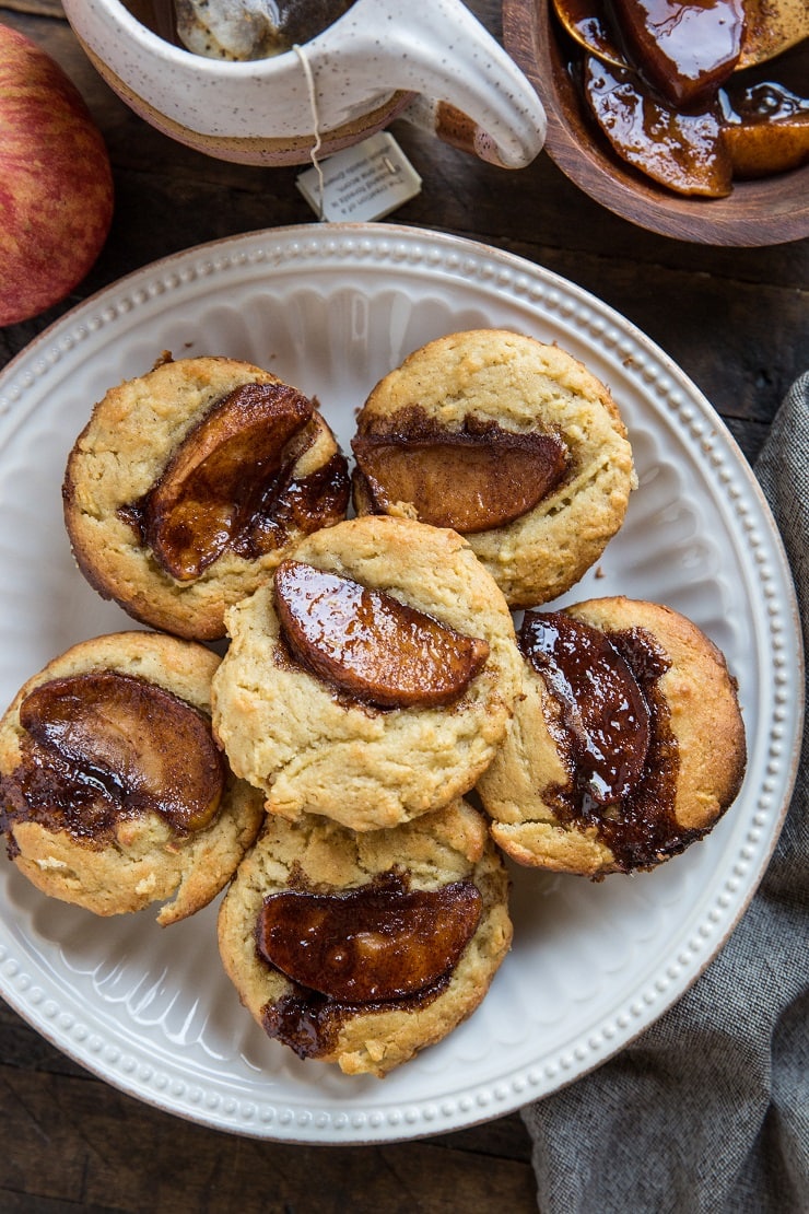 Paleo Apple Cinnamon Muffins with Caramelized Spiced Apples - grain-free, refined sugar-free, dairy-free healthy muffin recipe!