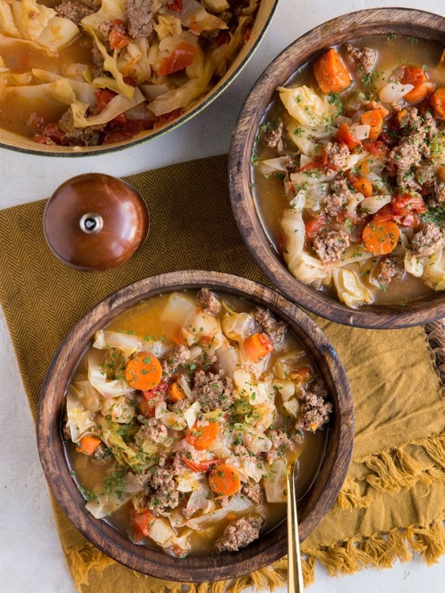 Ground Beef and Cabbage Soup - a simple yet satisfying healthy meal that's easy to prepare!