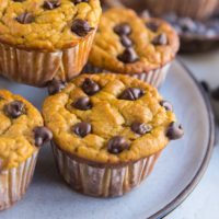 Flourless Chickpea Pumpkin Muffins - gluten-free, dairy-free, refined sugar-free healthy pumpkin muffins made with beans!