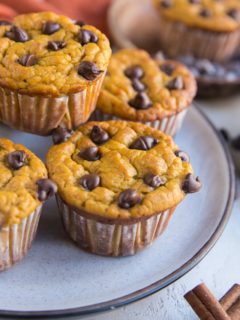 Flourless Chickpea Pumpkin Muffins - gluten-free, dairy-free, refined sugar-free healthy pumpkin muffins made with beans!