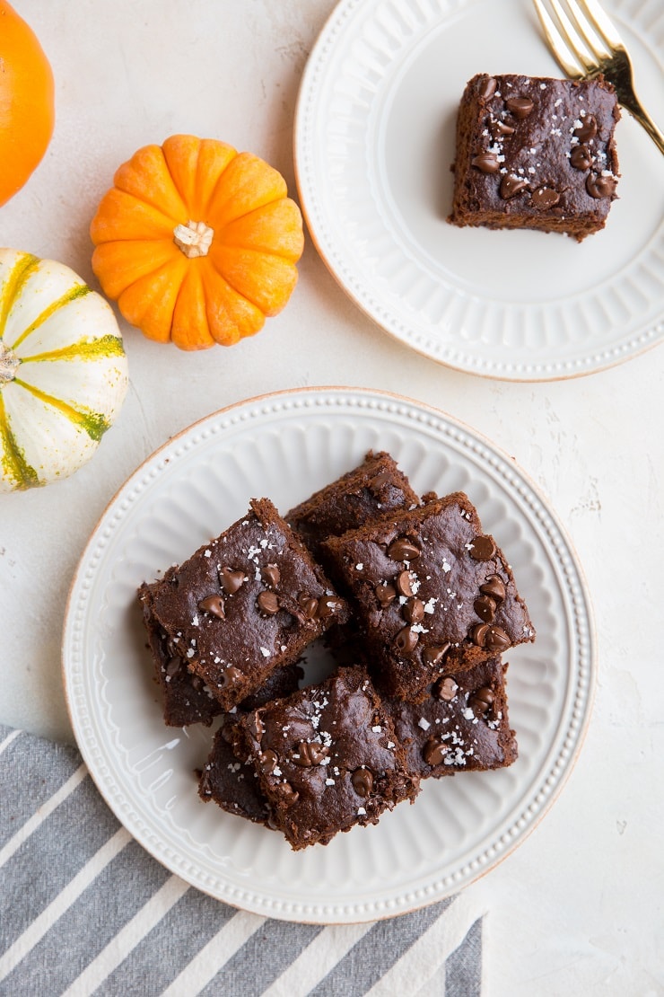 Gluten-Free Pumpkin Brownies made with rolled oats. Flourless, dairy-free, refined sugar-free and delicious!