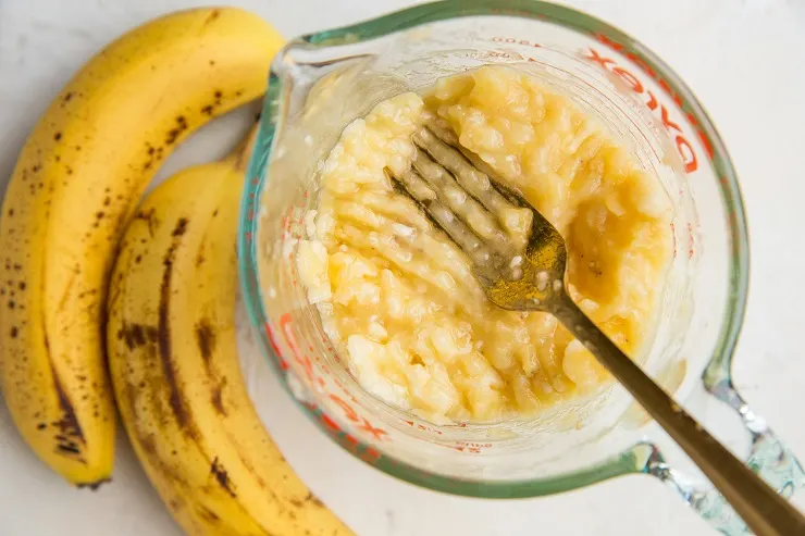 Mash the bananas and measure them out.