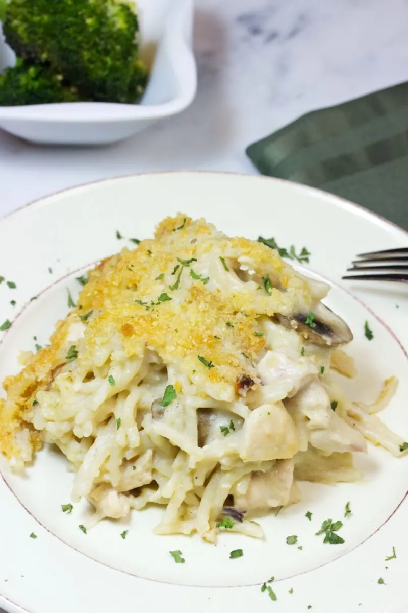 Gluten free turkey tetrazzini is a delicious combination of spaghetti and turkey in butter cream sauce; a great way to use up turkey leftovers. It’s so good.