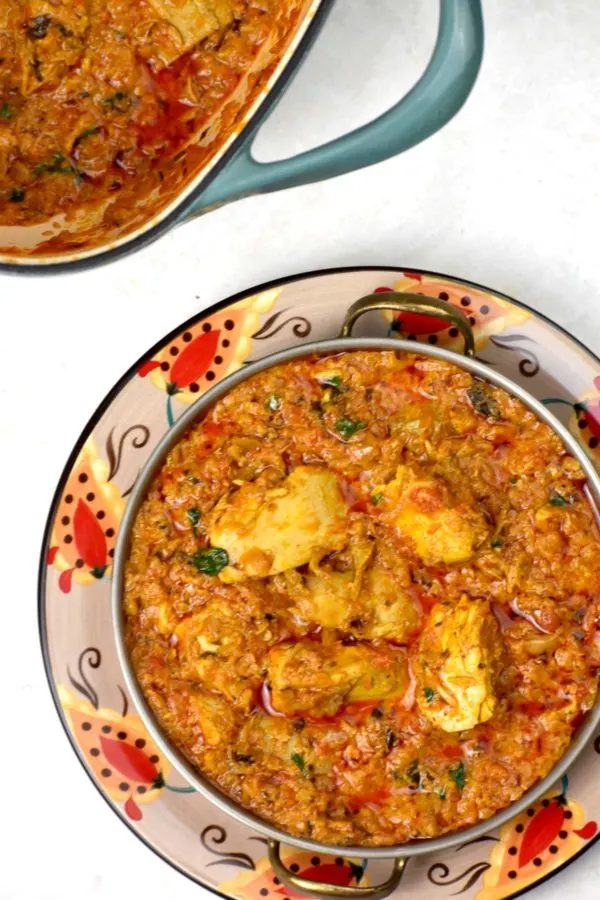 Turkey with a TWIST… a twist on an Indian-inspired classic. Are you looking to up your leftover turkey game to something a bit more interesting than soup or casseroles? Do you want to turn that bird into something far more exotic, far more flavorful, far more fragrant? This Turkey Tikka Masala is yours!