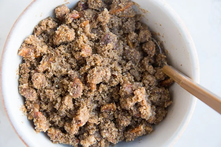 Combine the ingredients for the streusel topping in a bowl