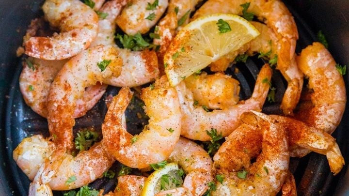 Air Fryer Shrimp - quick and easy shrimp in air fryer with lemon and garlic. Everything you need to know about cooking shrimp in air fryer right here!