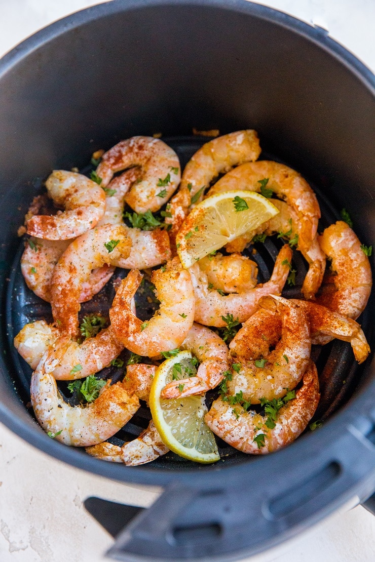 Air Fryer Shrimp - quick and easy shrimp in air fryer with lemon and garlic. Everything you need to know about cooking shrimp in air fryer right here!