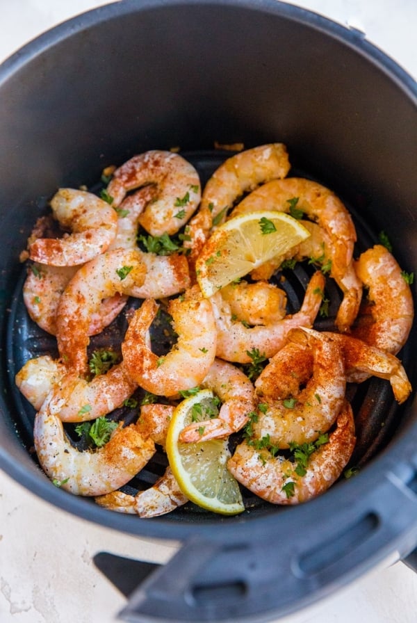 Air Fryer Lemon Garlic Shrimp - a speedy quick and easy air fryer recipe!
