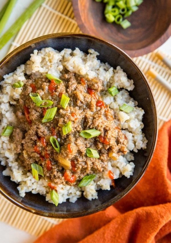 Paleo Mongolian Ground Beef - a flavorful, delicious dinner recipe that is soy-free, gluten-free, and refined sugar-free. Loaded with garlic and ginger flavors!