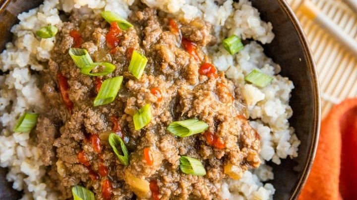Paleo Mongolian Ground Beef - a flavorful, delicious dinner recipe that is soy-free, gluten-free, and refined sugar-free. Loaded with garlic and ginger flavors!