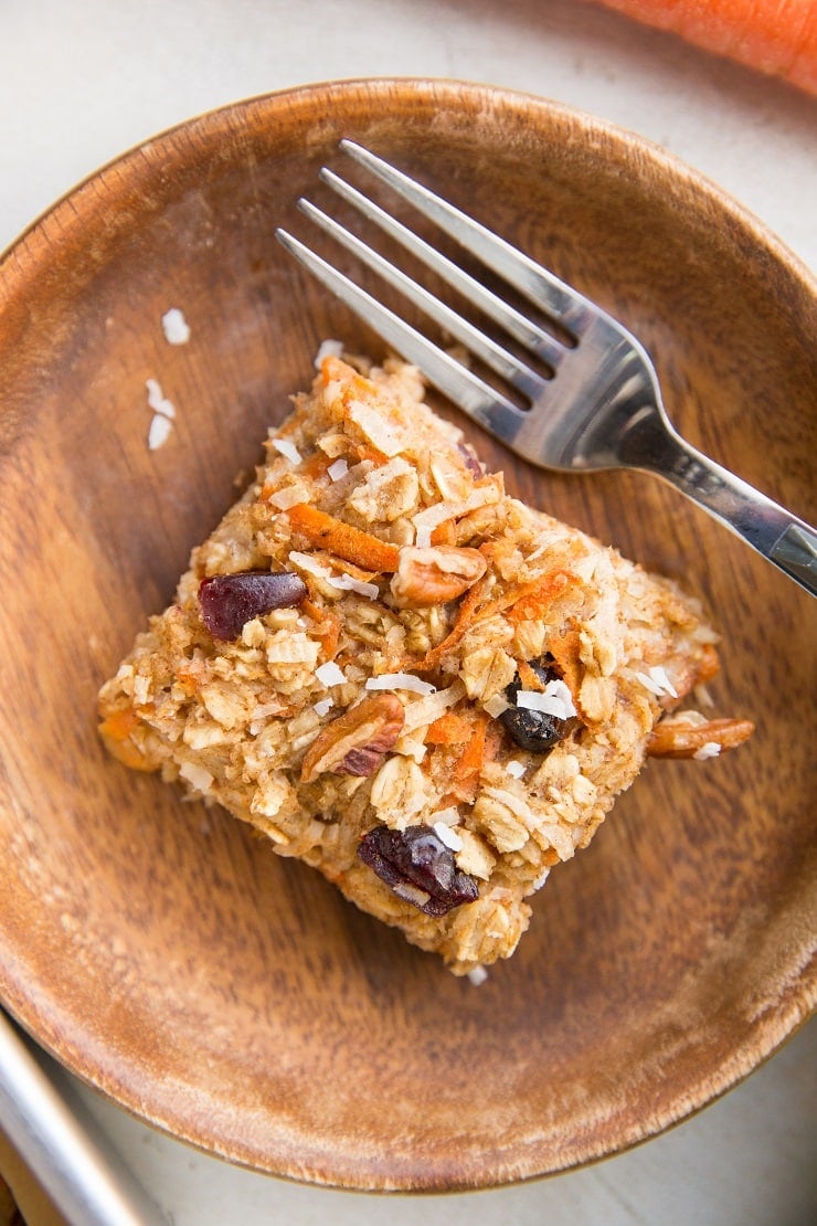 Carrot Cake Baked Oatmeal - vegan, gluten-free, dairy-free, refined sugar-free and healthy. A delicious breakfast recipe