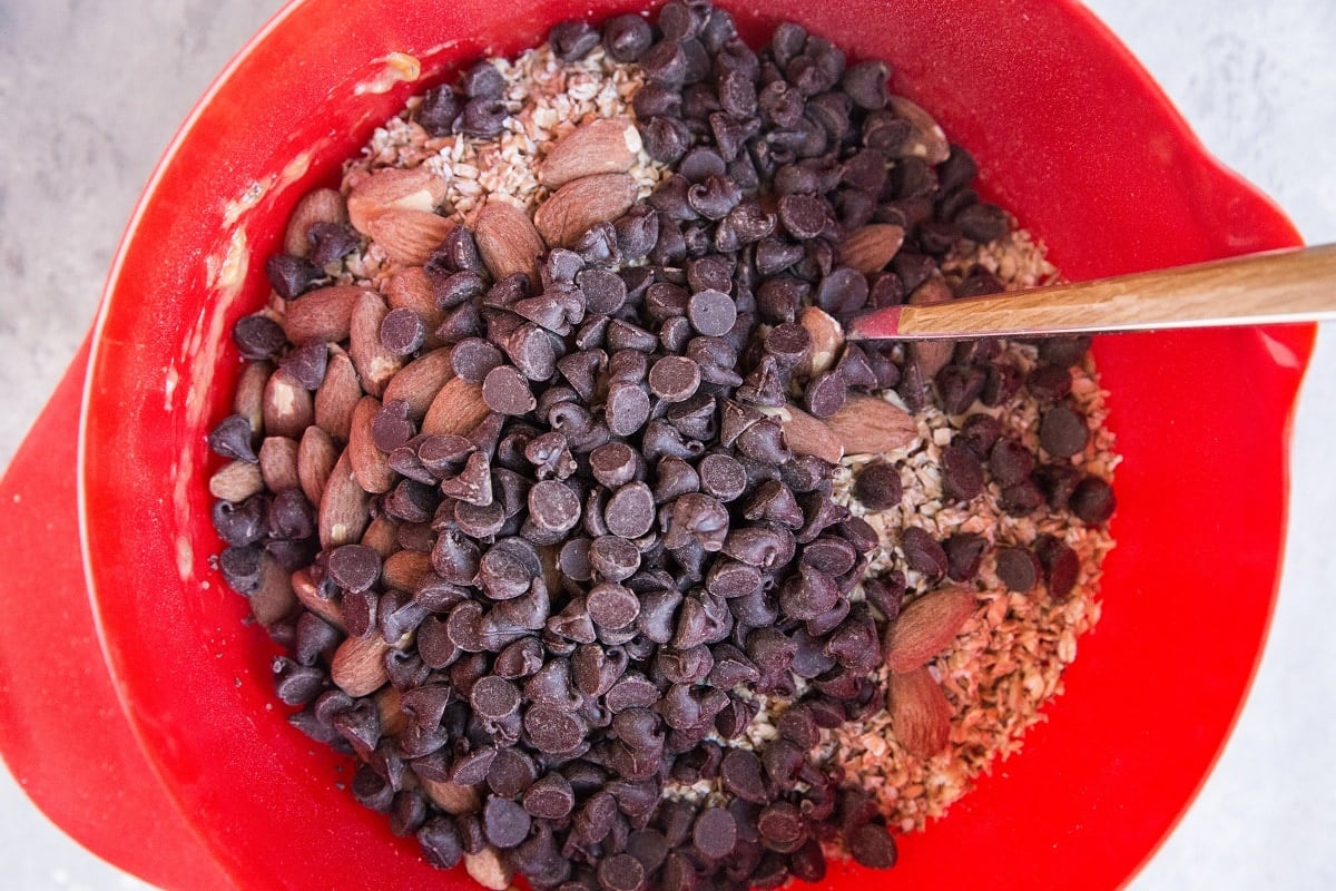 Stir the dry ingredients into the peanut butter and banana mixture