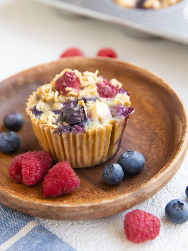 BERRY BAKED OATMEAL MUFFINS STORY