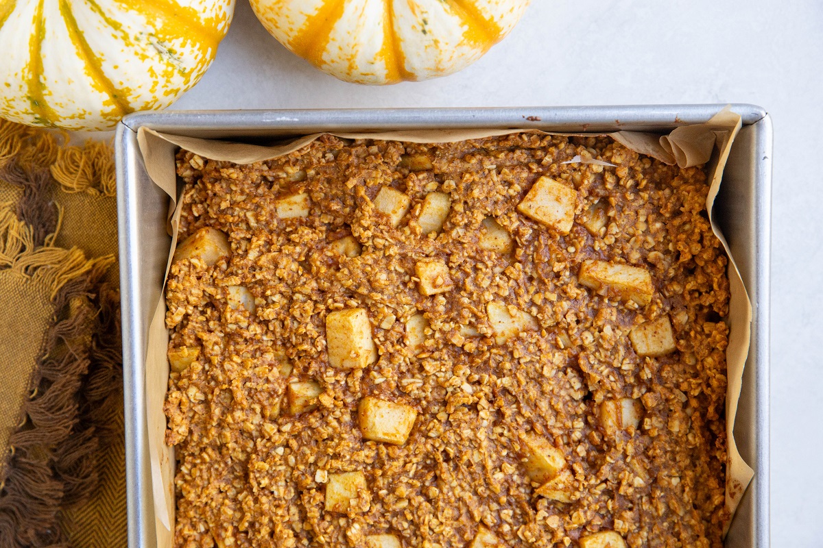 Apple pumpkin oatmeal bars fresh out of the oven, ready to eat.