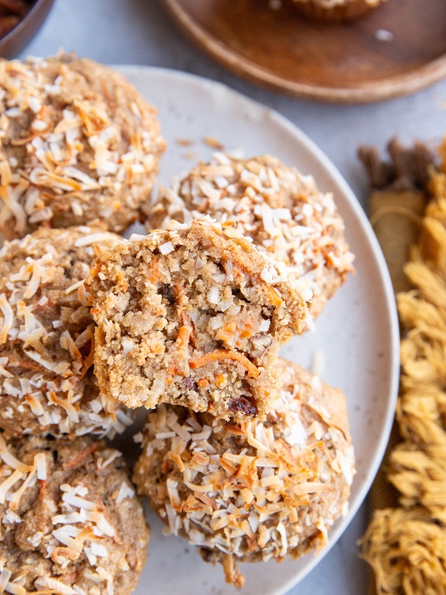 HEALTHY OATMEAL CARROT CAKE MUFFINS STORY