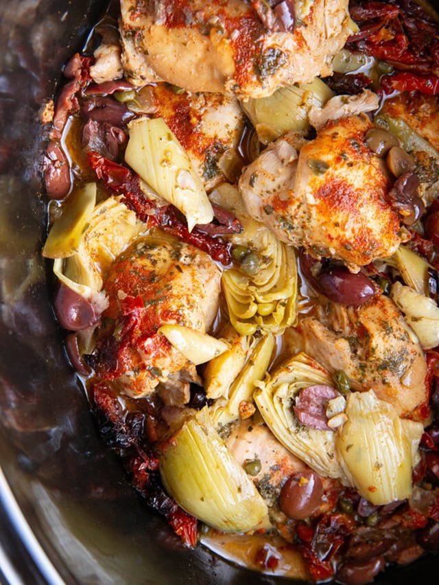 Mediterranean chicken in a slow cooker.